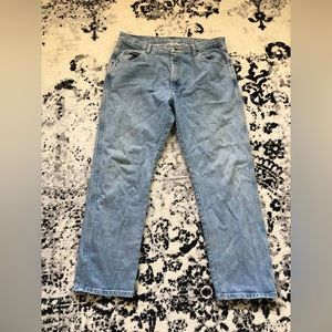 lightwash baggy wrangler jeans